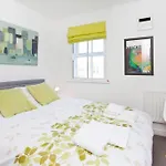 Walking Distance To Racecourse And City Centre