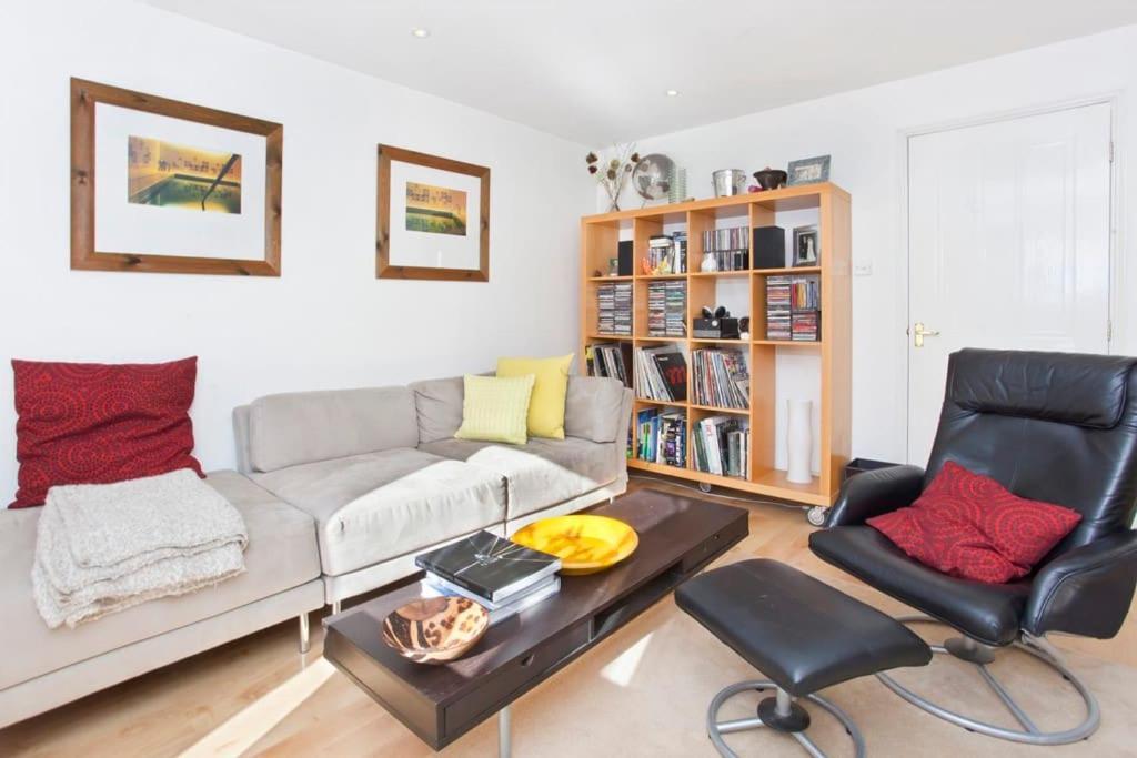 Walking Distance To Racecourse And Centre York